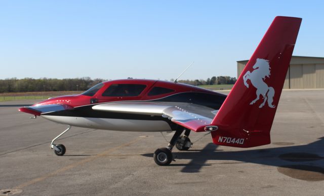 VELOCITY Velocity (N7044Q) - A Velocity SE on the ramp at Pryor Field Regional Airport, Decatur, AL - very late in the afternoon, April 2, 2022.