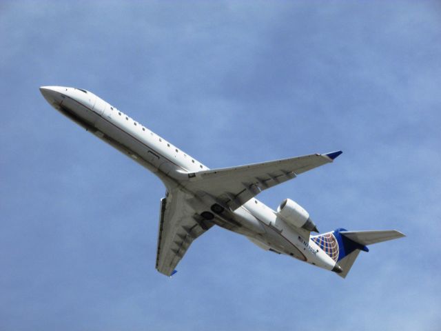 Canadair Regional Jet CRJ-700 (N790SK) - Taking off from RWY 20R