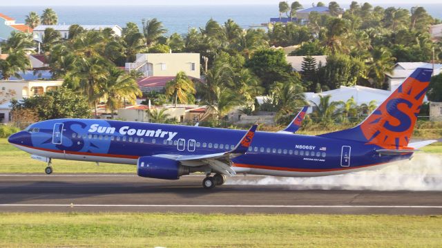 Boeing 737-700 (N806SY)