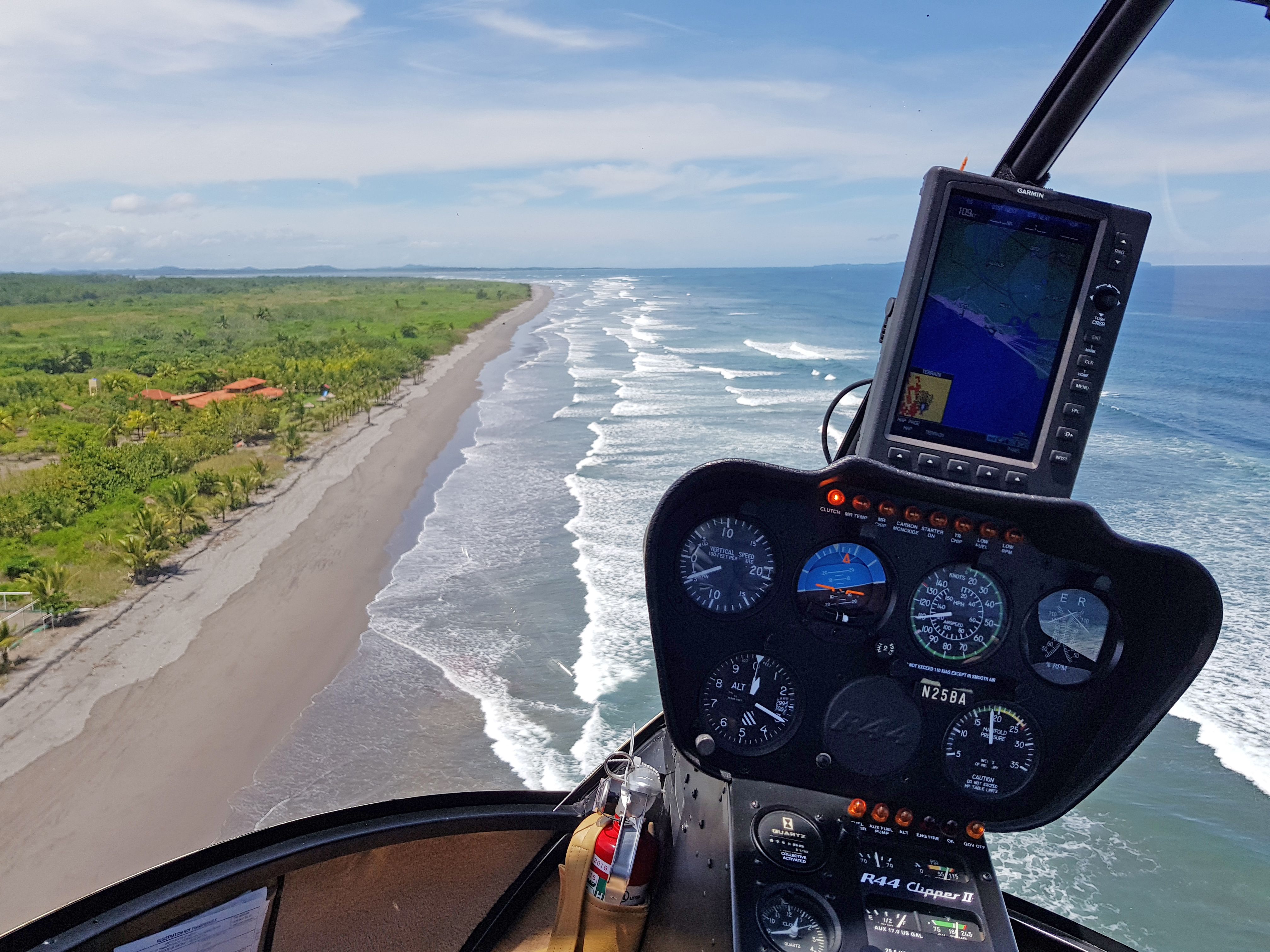 Robinson R-44 (N25BA) - Playa La Barqueta, David, Panama.