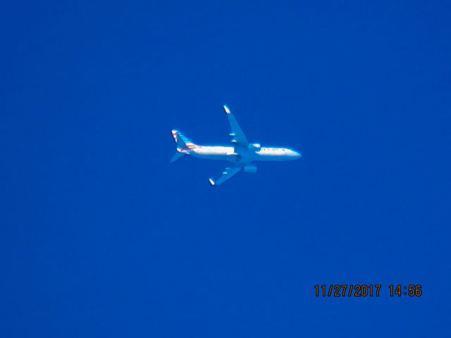 Boeing 737-800 (N994NN)
