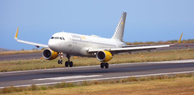 Airbus A320 (EC-LVP)