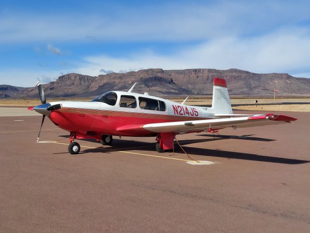 Mooney M-20 (N214JS)