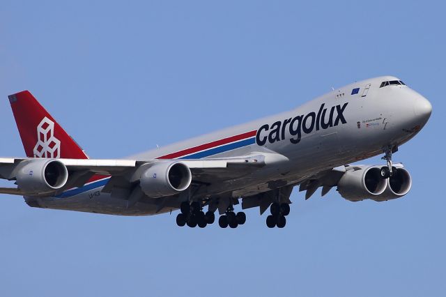 BOEING 747-8 (LX-VCB) - Landing.