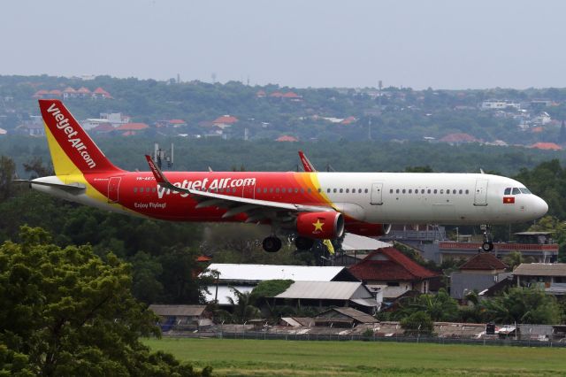 Airbus A321 (VN-A673)