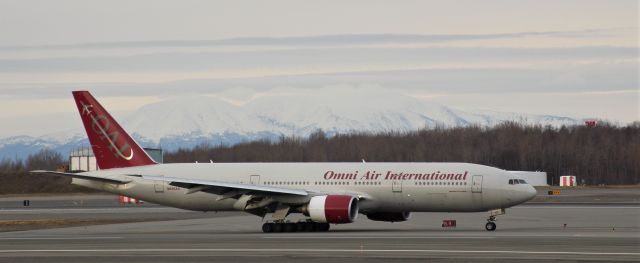 Boeing 777-200 (N846AX)