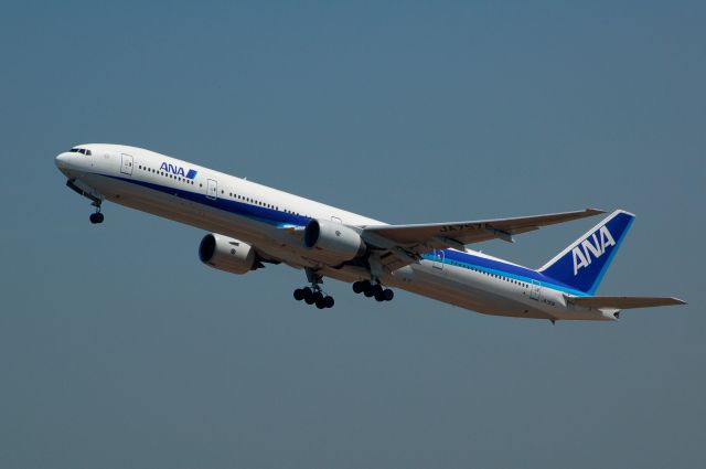 BOEING 777-300 (JA757A) - 2012-06-27