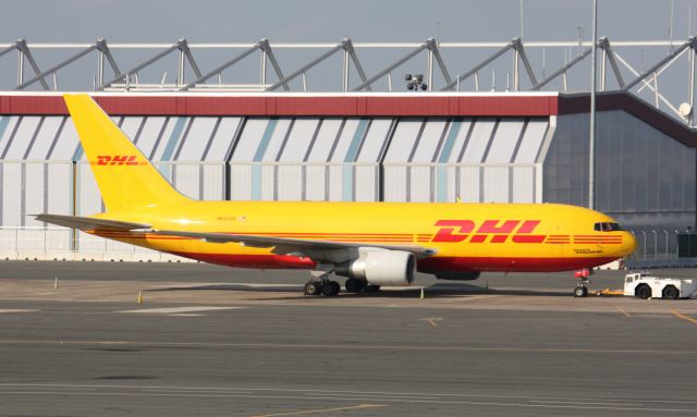 BOEING 767-200 (N652GT)