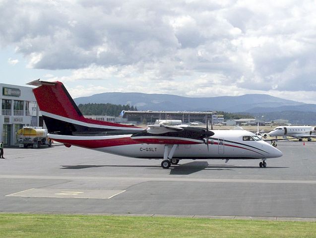 de Havilland Dash 8-100 (C-GSLT)