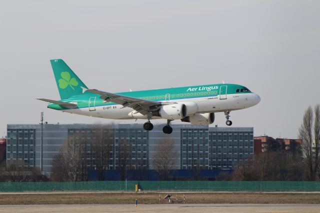 Airbus A319 (EI-EPT)