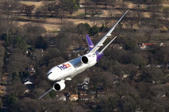 Boeing 777-200 (N852FD)