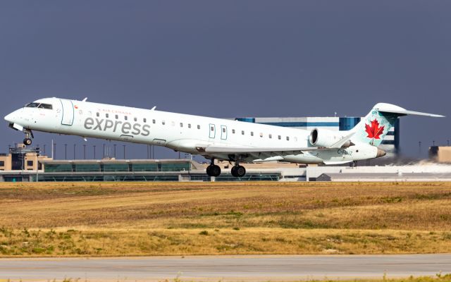 Canadair Regional Jet CRJ-900 (C-FUJZ)