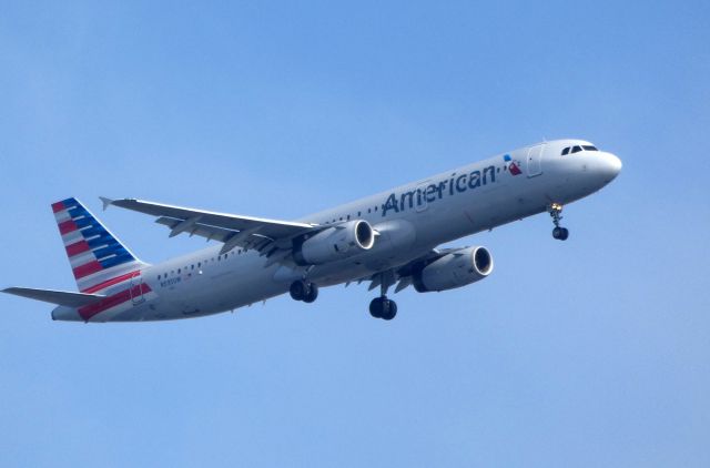 Airbus A321 (N535UW) - Shown here is an American Airlines Airbus A321 on final in the Spring of 2018.