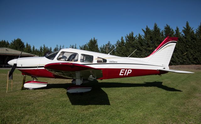 Piper Cherokee (ZK-EIP)
