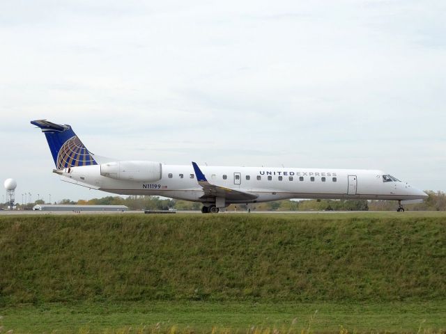 Embraer EMB-145XR (N11199)