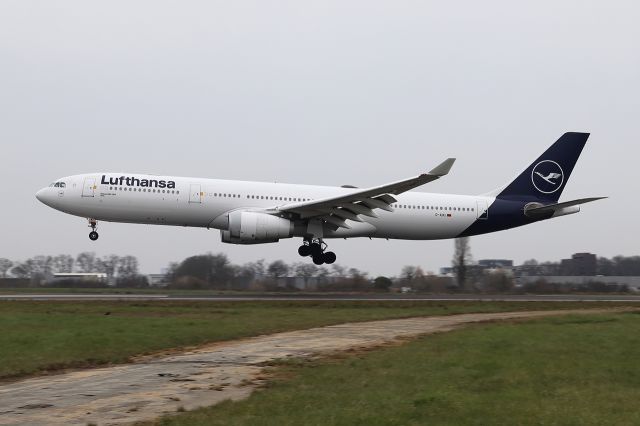 Airbus A330-300 (D-AIKI) - LH1542 / DLH1542