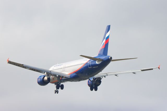 Airbus A320 (RA-73740)