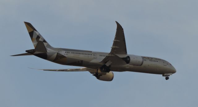 BOEING 767-200 (N767A) - Moments before landing, Feb. 2019.