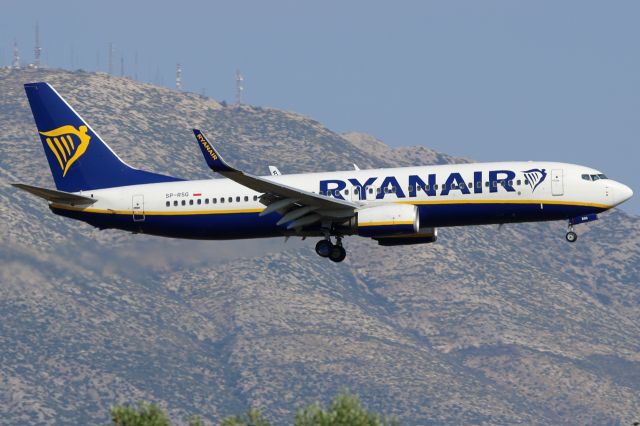 Boeing 737-700 (SP-RSG)