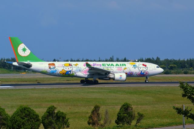 Airbus A330-200 (B-16309) - Helly Kitty Speed Puff!br /BR2198 on RWY 5R of RCTP (Taoyuan International Airport, Taiwan).br /Takeoff: 09:34 (CST), Oct 20, 2013. Flight from RCTP to RJAA (Narita International Airport, Japan).