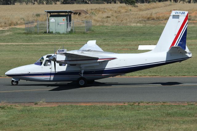 Aero Commander 500 (VH-YJM)