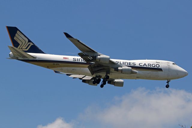 Boeing 747-400 (9V-SFN)