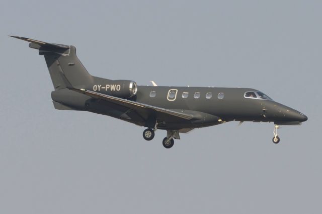 Embraer Phenom 300 (OY-PWO)