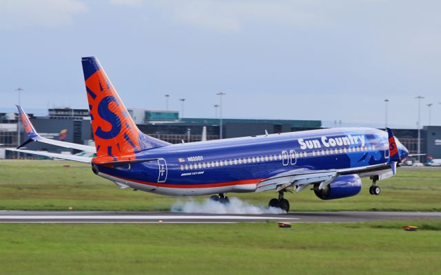 Boeing 737-800 (N820SY) - sun country b737-8 n820sy landing at shannon 22/5/16.