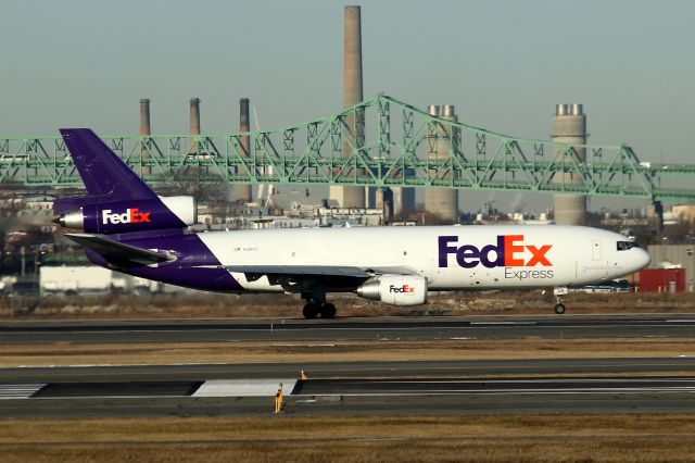 McDonnell Douglas DC-10 (N318FE) - FDX 822 to Memphis taxiing on November