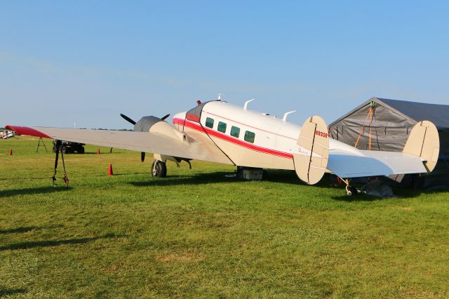 Beechcraft 18 (N930R)