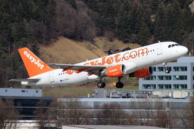 Airbus A320 (G-EZUJ)