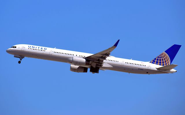 BOEING 757-300 (N74856)