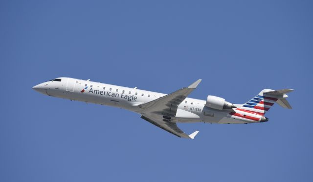 Canadair Regional Jet CRJ-700 (N718SK) - Departing LAX