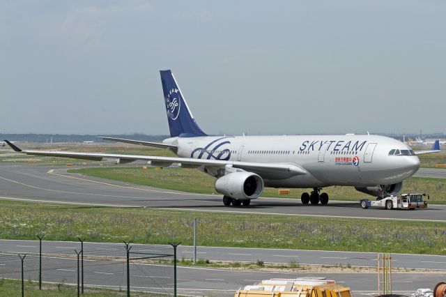 Airbus A330-200 (B-6538) - "SkyTeam" livery