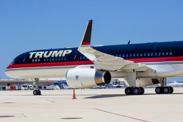 Boeing 757-200 (N757AF)