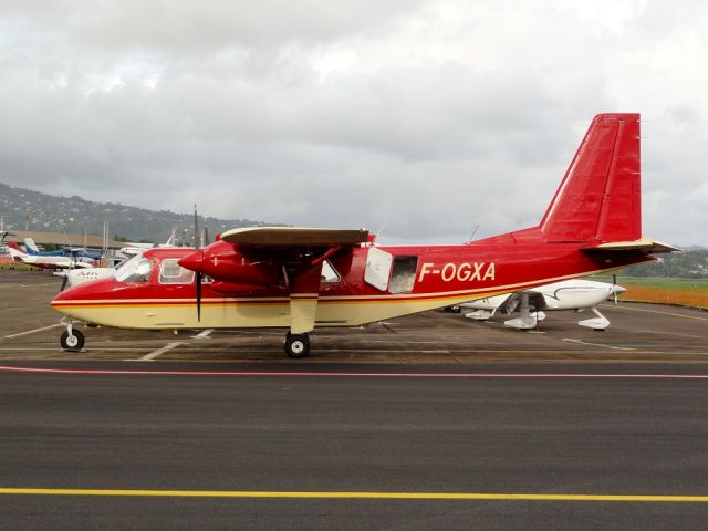 ROMAERO Islander (F-OGXA) - Airawak