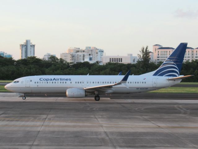 Boeing 737-800 (HP-1835CMP)