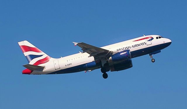 Airbus A319 (G-EUPY) - Taking off for Heathrow