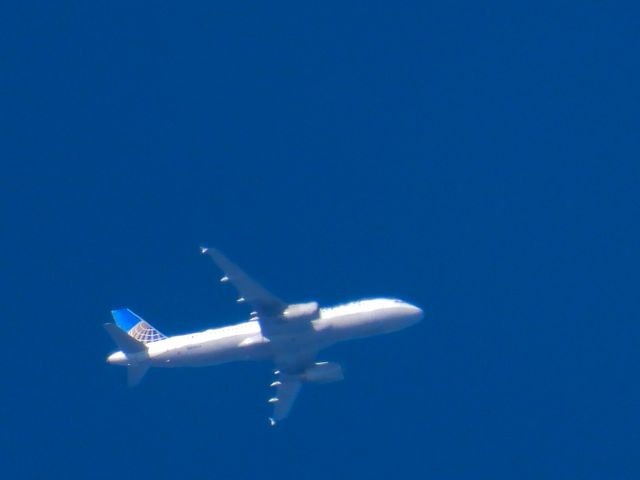 Airbus A320 (N458UA)