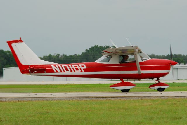 Cessna Skyhawk (N101DP) - 2013 Sun n Fun Parade of Planes