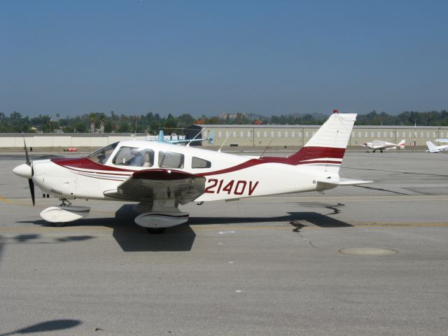 Piper Cherokee (N2140V) - Taxiing at Fullerton