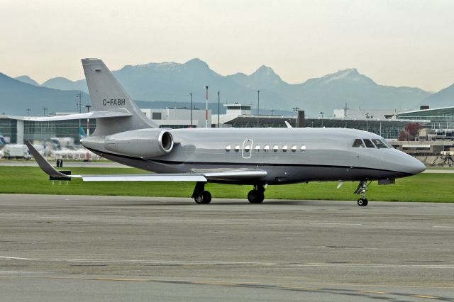 Dassault Falcon 2000 (C-FABH)