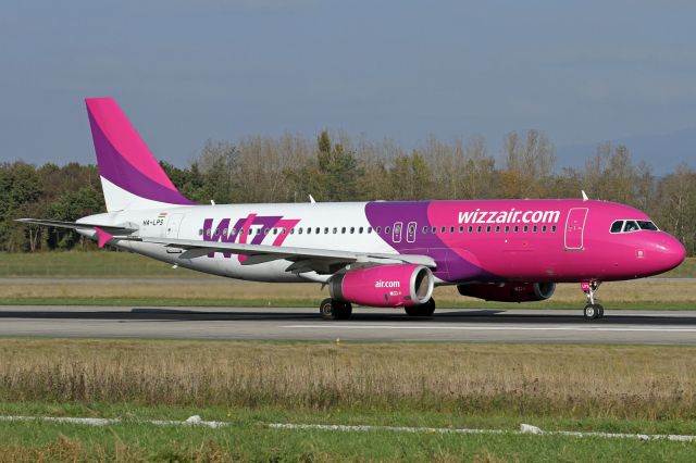 Airbus A320 (HA-LPS)