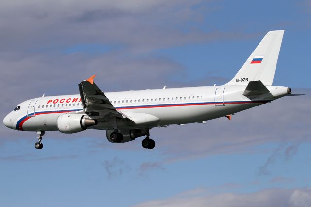 BOEING 767-300 (EI-DZR)