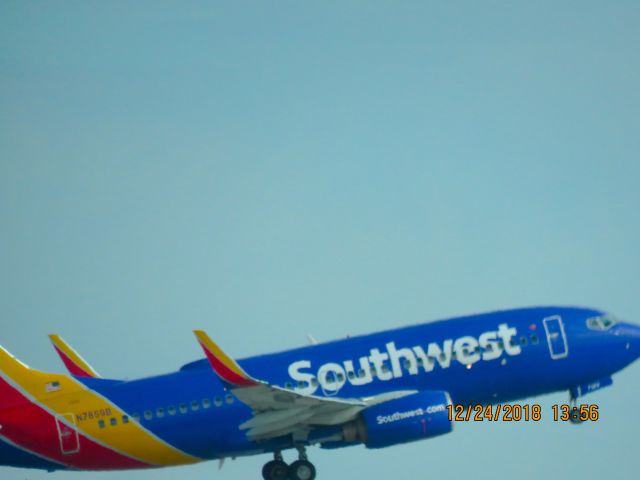 Boeing 737-700 (N7859B)