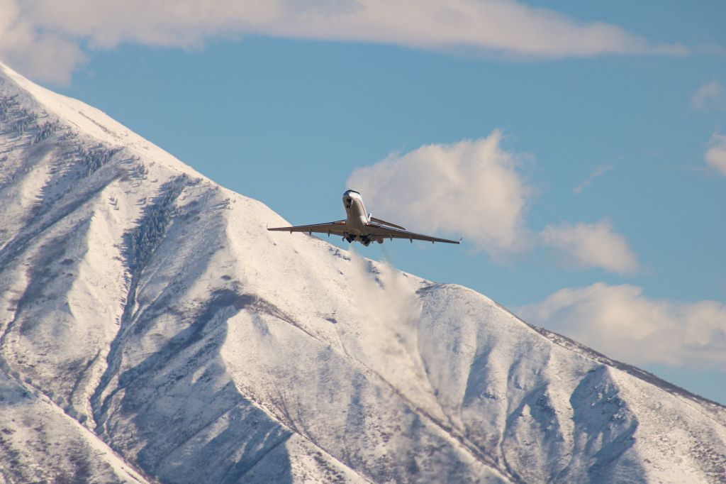 Canadair Challenger 350 (N776QS)
