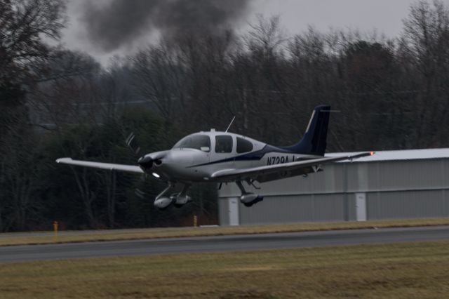 Cirrus SR-22 (N729AJ)