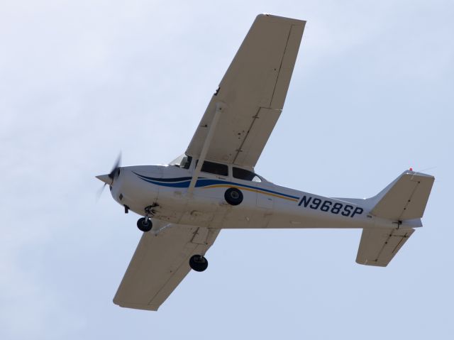 Cessna Skyhawk (N968SP)