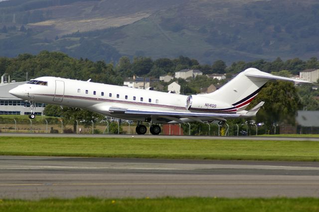 Bombardier Global Express (N114QS)