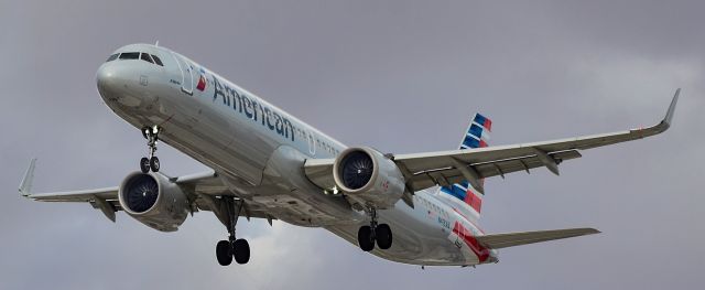 Airbus A321neo (N418AN) - N418AN American Airlines Airbus A321-253NX s/n 9550 - Airbus 321 NEO br /br /Las Vegas - Harry Reid International Airport KLASbr /USA - Nevada March 6, 2022br /Photo: Tomás Del Coro